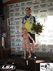 podium (71)-lill